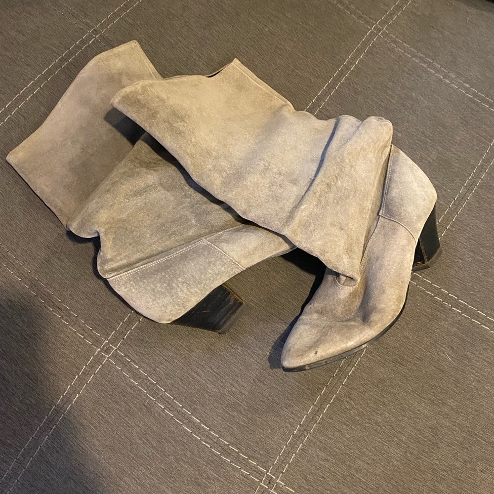 Vintage gray suede mid calf bits